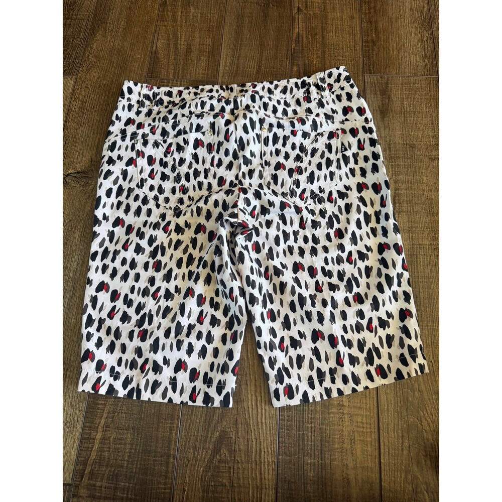 Nivo Sport Golf Shorts Sz. 4 NWT Black & White